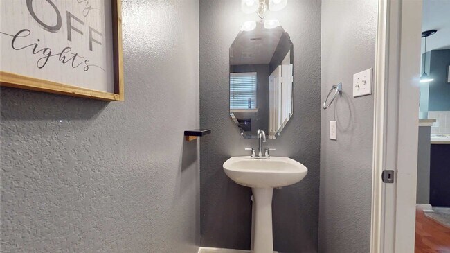 Foto del edificio - 8030 Singing Sonnet Ln