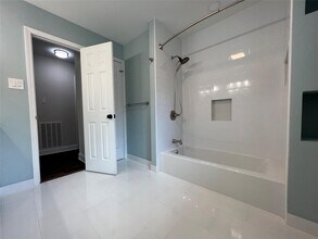 Building Photo - 10903 Albury Dr