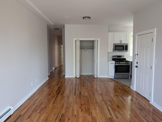 Building Photo - 68 Gardner Ave