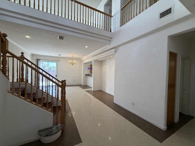 Foto del edificio - 10115 Capistrello Ave