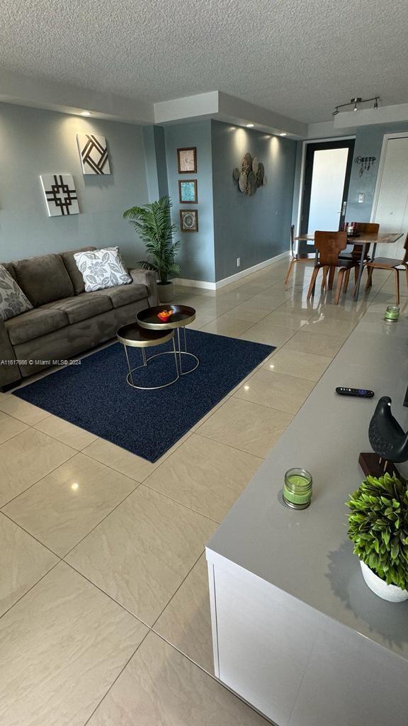 Foto del edificio - 301 Golden Isles Dr