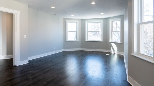 Building Photo - 268 Brown St