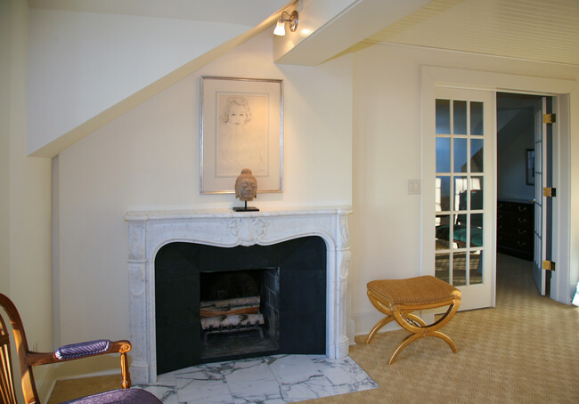 Living room fireplace - 370 Summit Ave