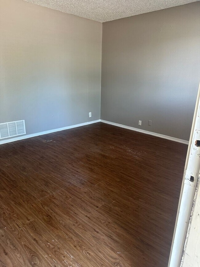 Foto del edificio - Brookview Duplex 6819