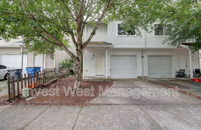 Building Photo - 6103 NE 33rd Cir