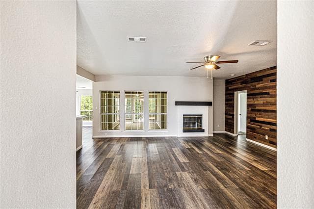 Foto del edificio - 2131 Post Wood Ln