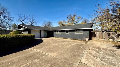 Building Photo - 104 Fairlane Dr