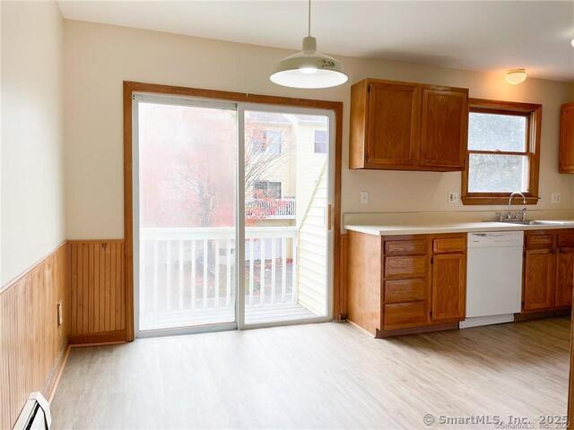 Building Photo - 77 Marion Ave