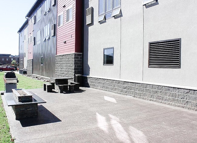 Building Photo - Island City Properties