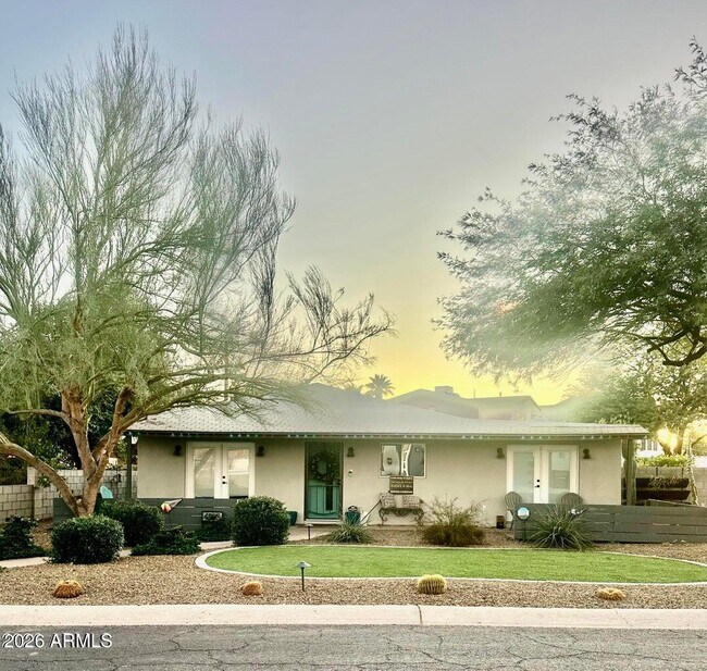 Foto del edificio - 4535 E Campbell Ave