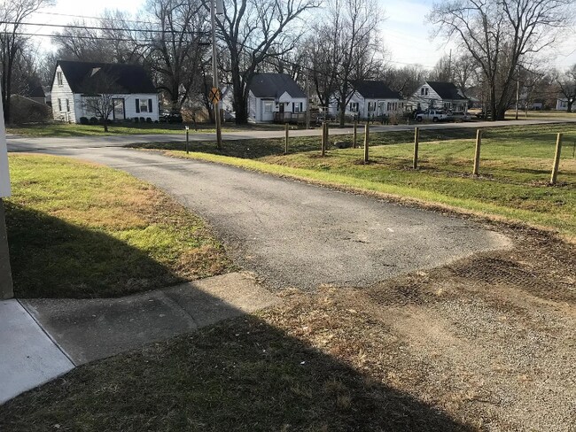 Foto del edificio - 3811 Blanton Ln