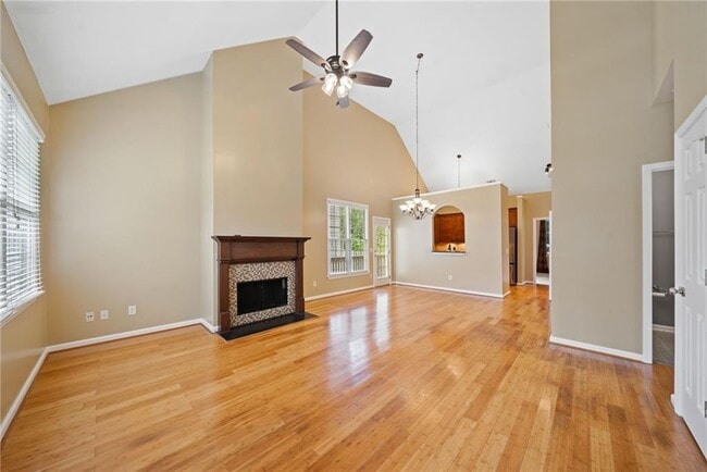 Building Photo - 726 Gardenside Cir SE