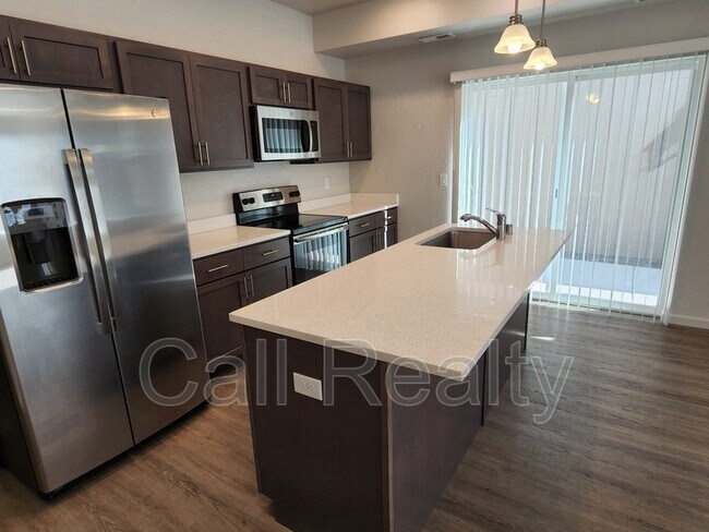 Building Photo - 2712 S Dearborn Ln