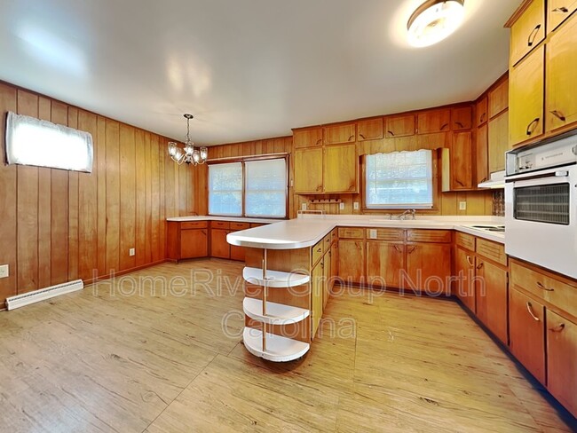 Building Photo - 2107 Carpenter St