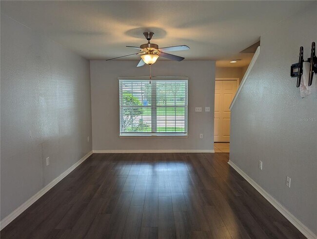 Foto del edificio - 219 Woodknoll Pl