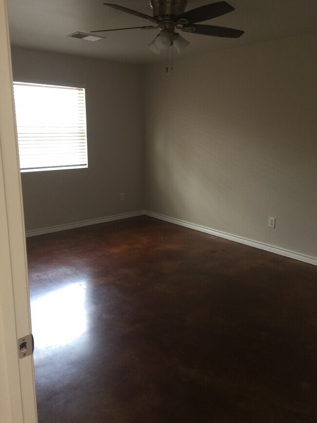 Building Photo - 2237 Ridgeview