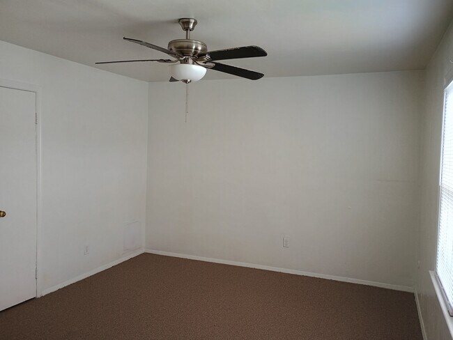 Dormitorio principal - 6617 Stoney Point North