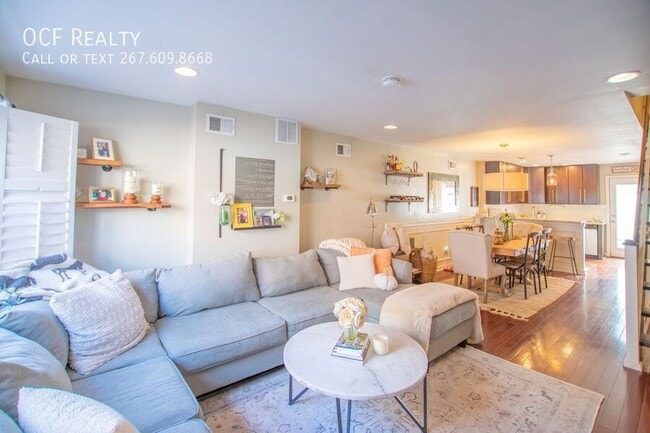 Photo - 140 Mercy St House