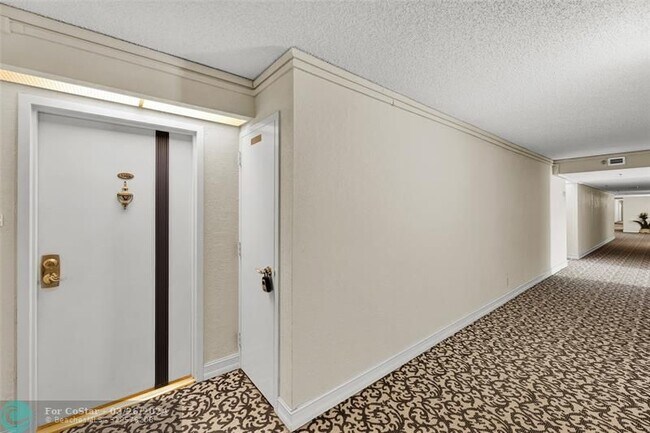 Building Photo - 1010 S Ocean Blvd