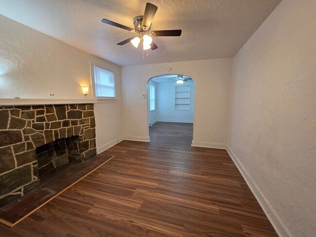Building Photo - Efficacy apartment for rent in Clariton Pa