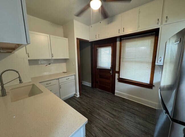 Foto del edificio - Large Augustana Rental Home