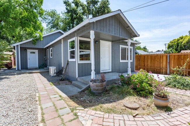 Building Photo - 3726 2nd Ave
