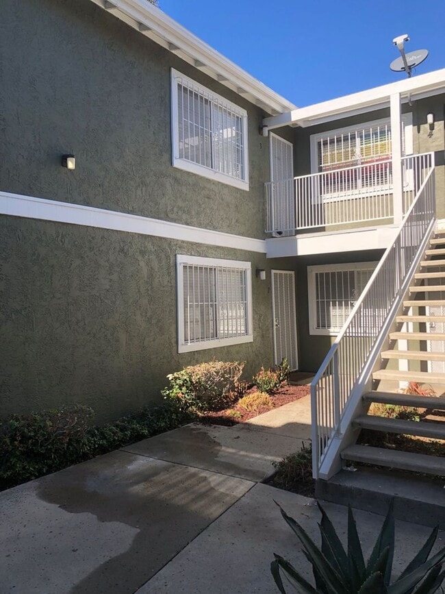 Building Photo - Beautifully Upgraded One Bedroom-One Bathr...