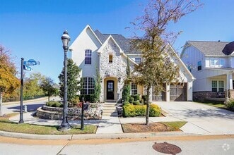 Building Photo - 316 Hollow Way
