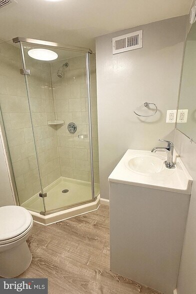 Foto del edificio - 5314 Larochelle Dr