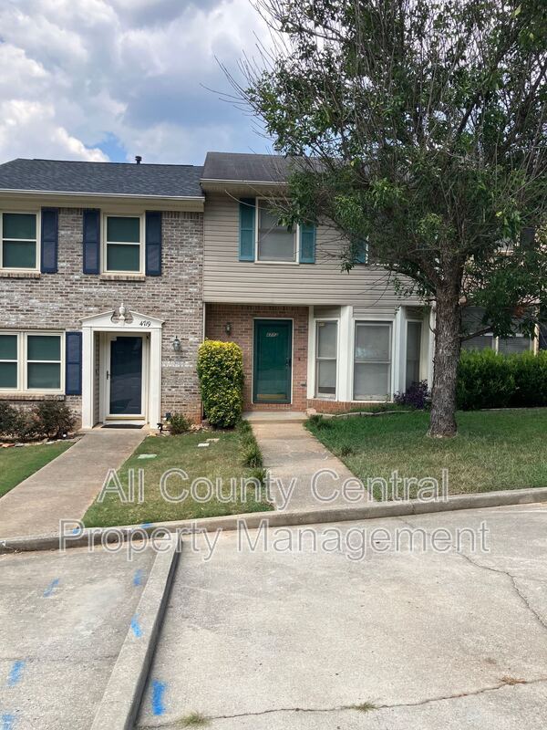 Building Photo - 4717 Cheshire Cir