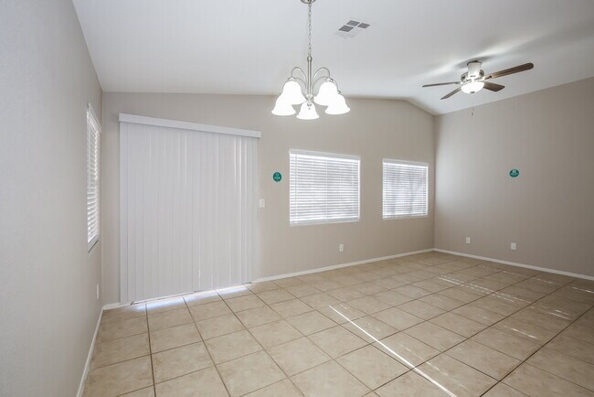 Foto del edificio - 5109 Backwoodsman Ave