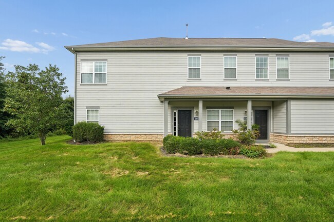 Building Photo - 600 Redwood Ln