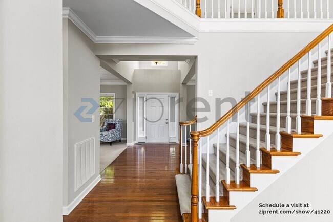 Foto del edificio - 8029 Leonine Ct