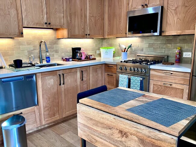 Foto del edificio - 6206 Rockwell St