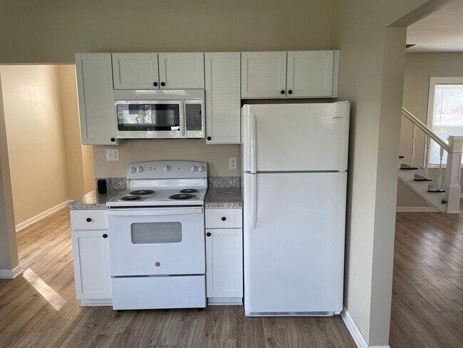 kitchen - 1400 Maxwell St