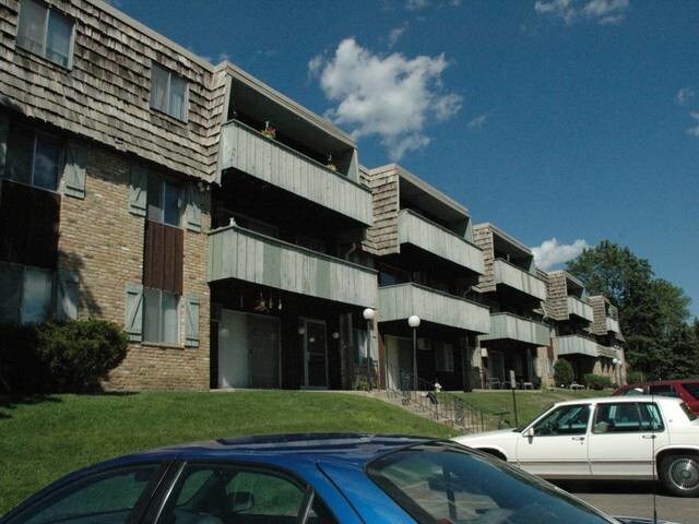 Primary Photo - Riviera (925-965)