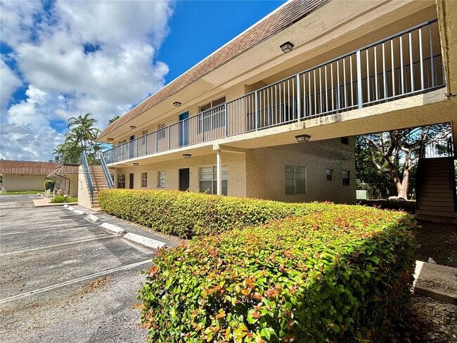 Foto del edificio - 15391 S Dixie Hwy
