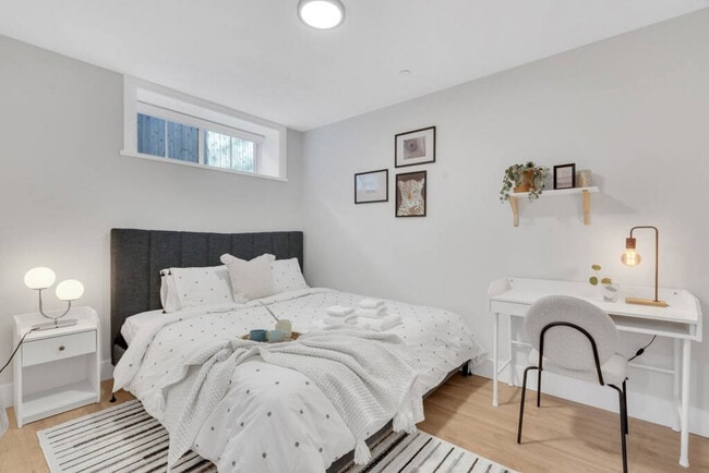 Photo du bâtiment - 2145 W 32nd Ave