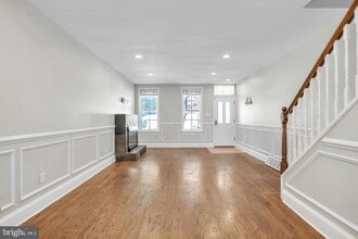 Building Photo - 719 N Uber St