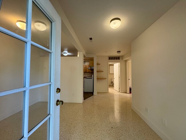 Building Photo - Anderson-Keyes*