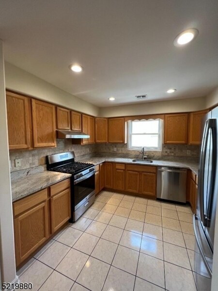 Building Photo - 35 Hawkins St