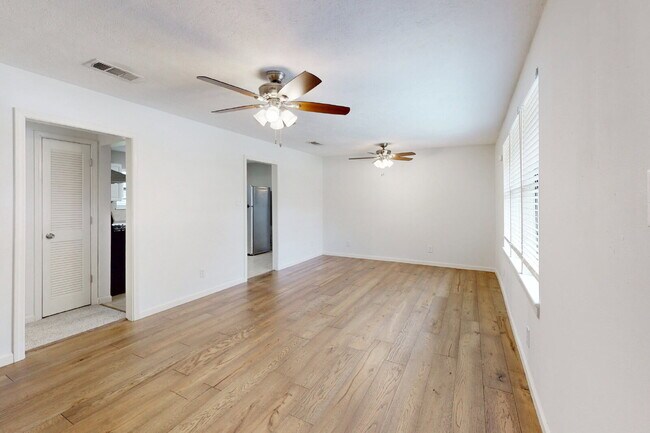 Foto del edificio - 2304 Staunton Dr