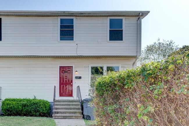Building Photo - 60 1/2 Sisson Ave