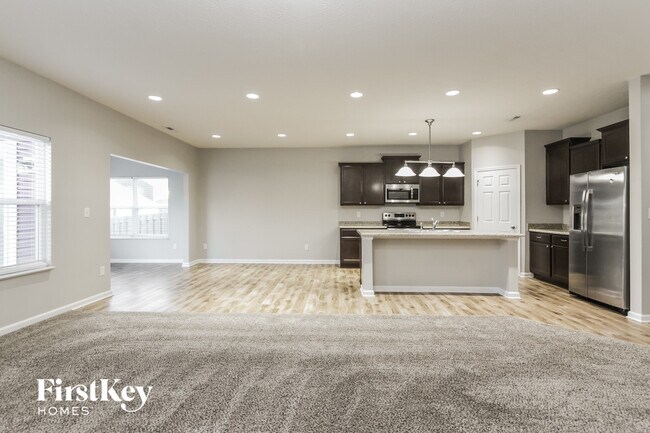 Building Photo - 821 Blue Ash Trail