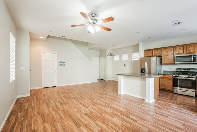 Foto del edificio - 712 Cades Cove Ave