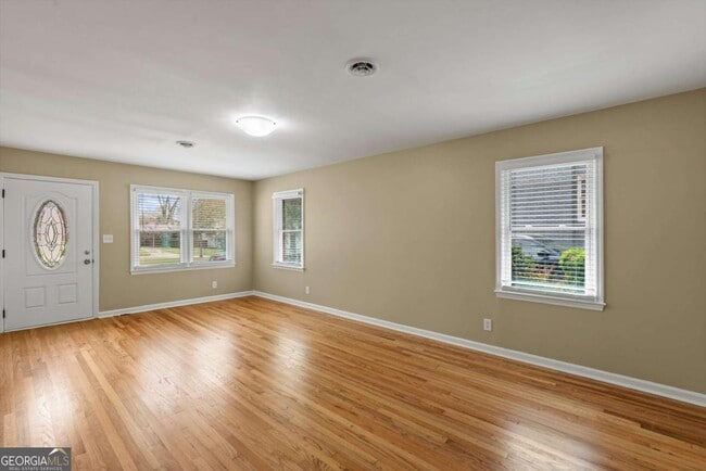 Foto del edificio - 628 S Evelyn Pl NW