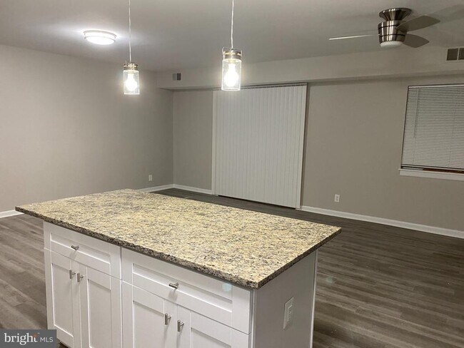 Building Photo - 6220 Edsall Rd