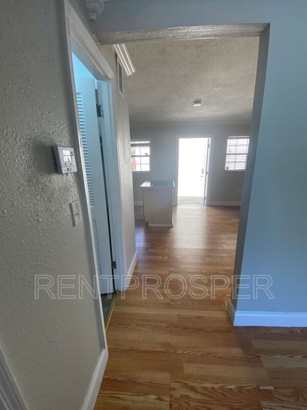 Building Photo - 2500 Kilgore St