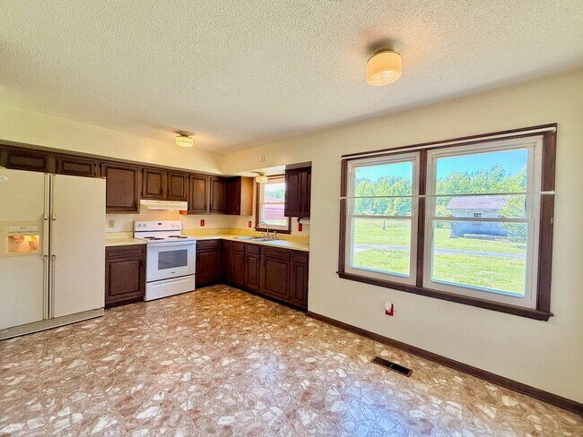 Foto del edificio - 2863 Low Ground Rd
