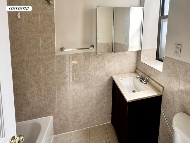 Building Photo - 316 W 51st St
